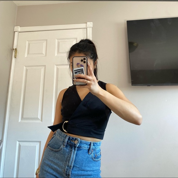 Wrap Cropped Tank - Picture 3 of 4